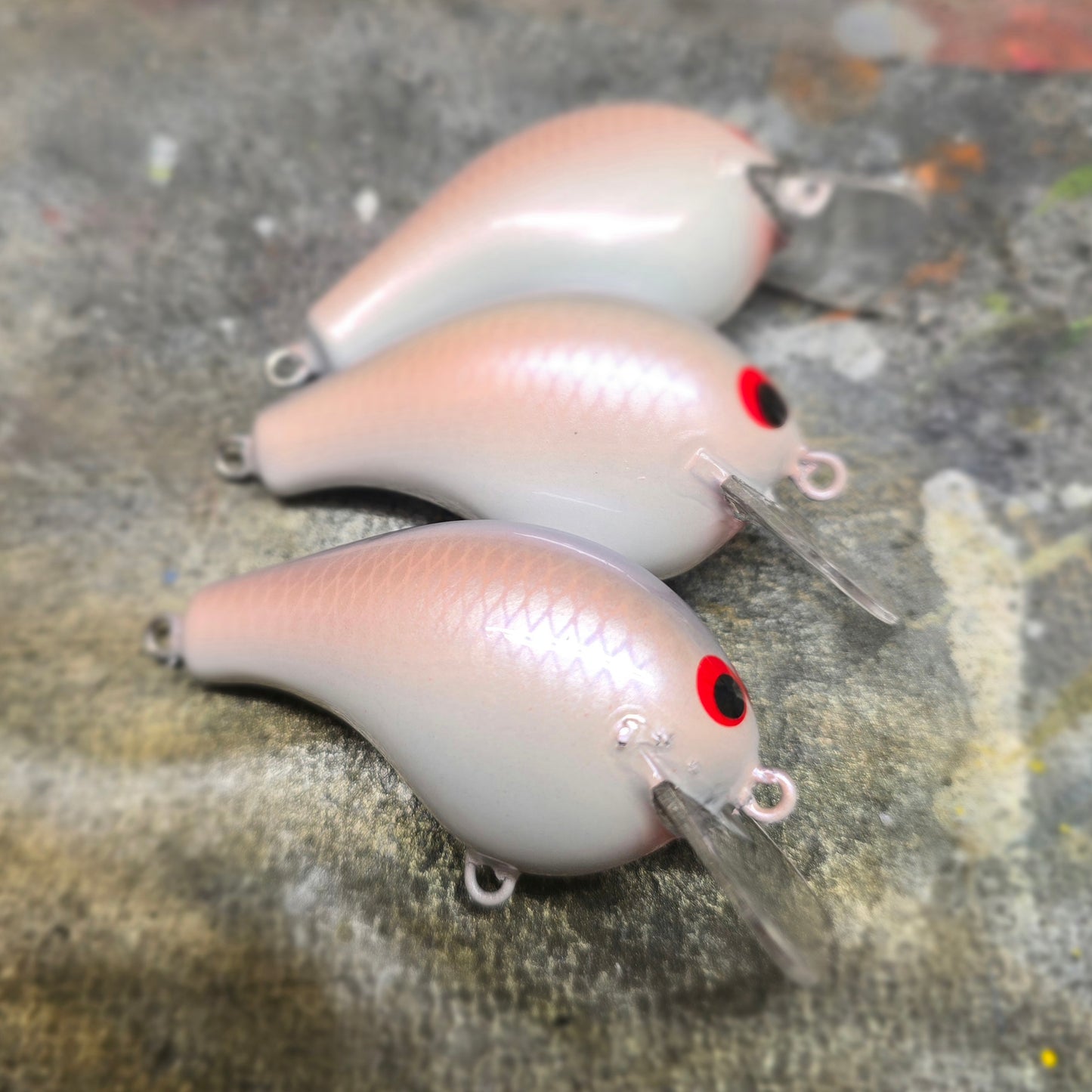 balsa bee bass lure BRIAN'S BEES CRANKBAITS 4" DUAL PROP B Fishing GREEN PEARL SPARKLE w/ BLUE SQUIGGLES the Brians Carolina Crawler Flatside Balsa Crankbait offers a subtle presentation that bass love to eat Brians Prop Bee\ ull Bream